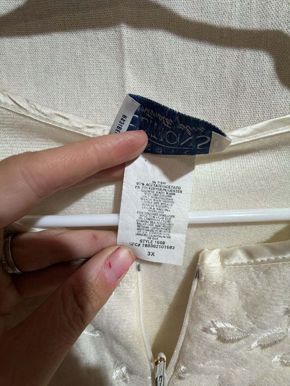 Vintage Basic Editions Intimates Plus Cream Quilted Embroidered Zip-Front Robe N - Picture 4 of 11